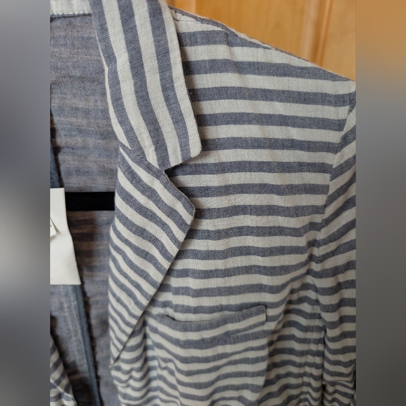 GAP Women's Blazer in Gray and White Stripes - Picture 4 of 7